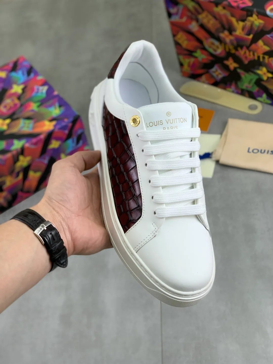Men's men's shoes P520💰【New style】🆘High quality cowhide【Louis Vuitton】LV official website's latest model🎁casual and fashionable men's shoes👟hot style💥simple and elegant style, exclusive for trendy men. Unique official website's latest brand elements👑original decoration, fashionable and generous, the fabric is made of original denim➕comfortable and breathable mesh lining➕cow leather feet ✅The official website specifies wear-resistant casual outsole, the classic model is taken in real life🎬Color: 5⃣️colors available😍Number of codes: 38-44 Full set of packaging
